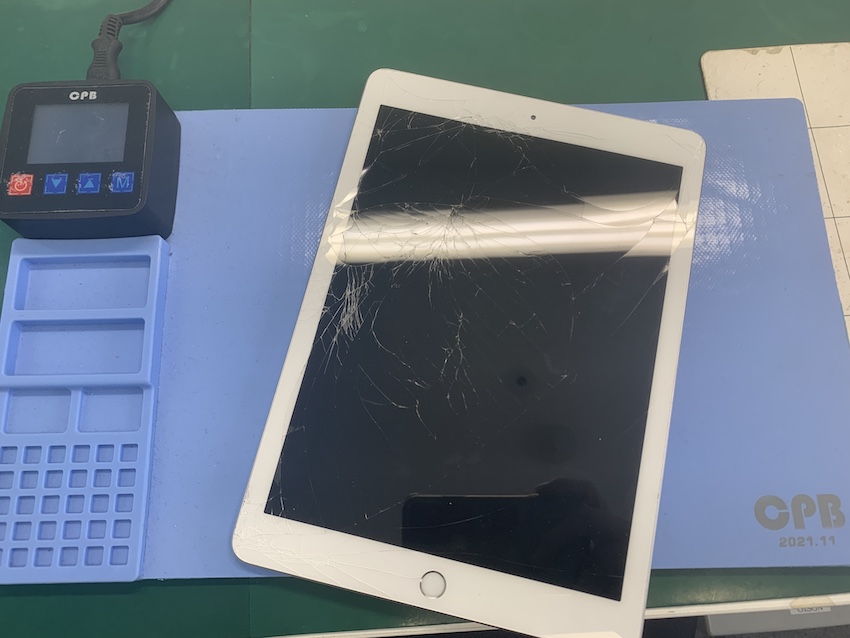 iPad7画面割れ修理