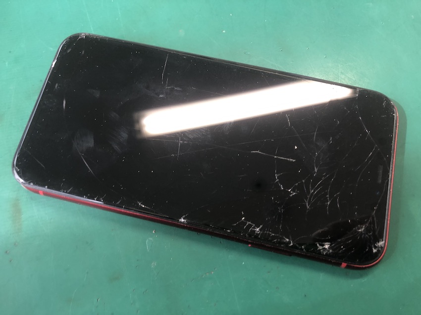買取したiPhone11ガラス割れの本体