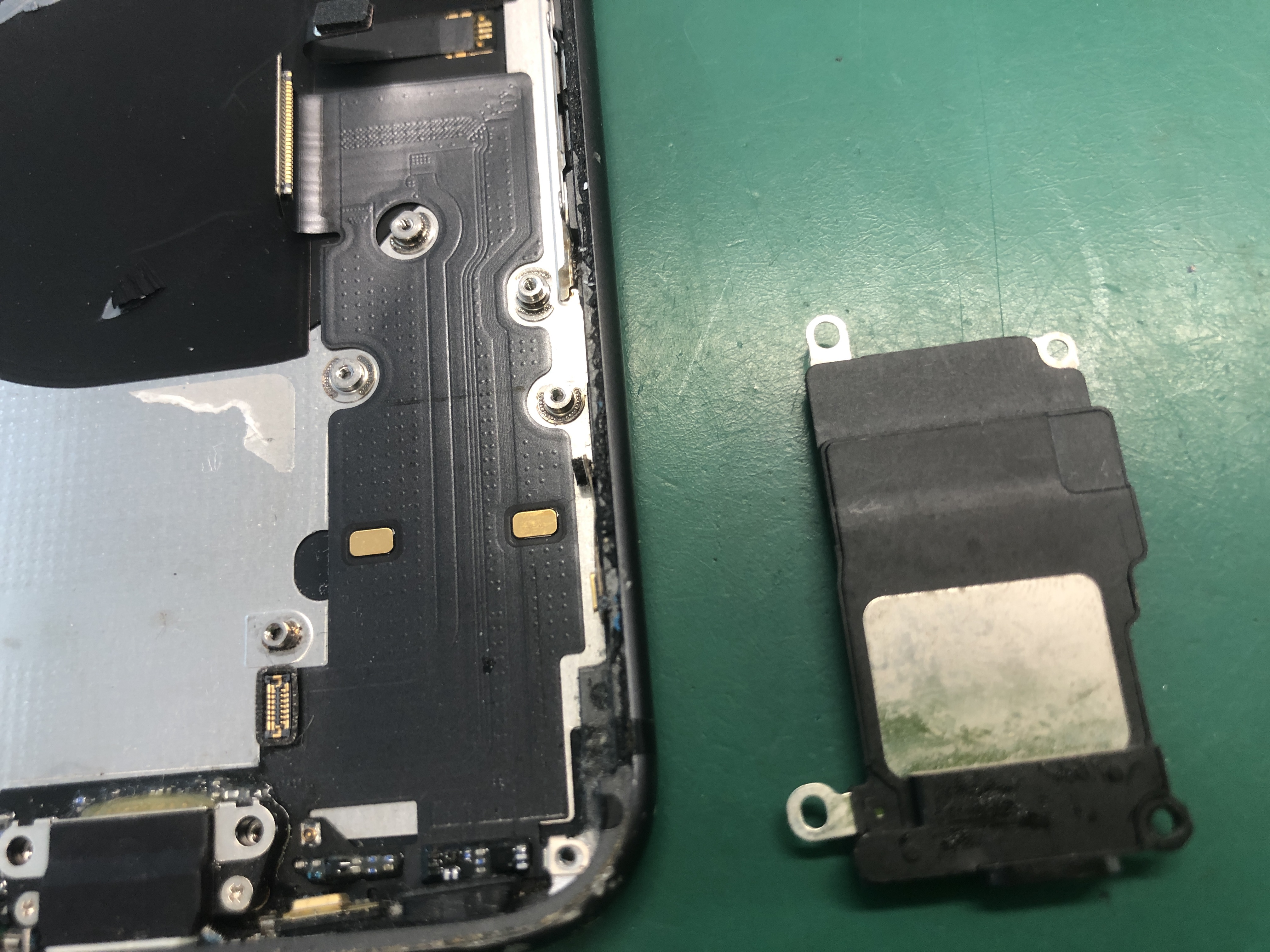 iPhone dock speaker Repair