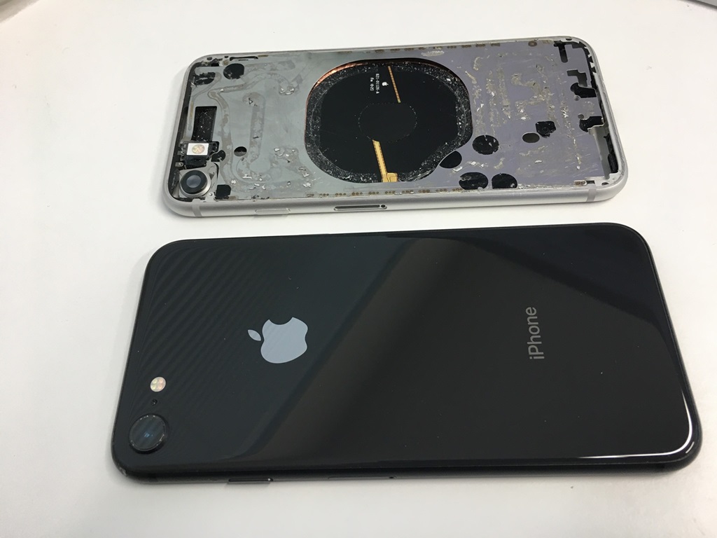 iPhone背面ガラス割れ交換修理