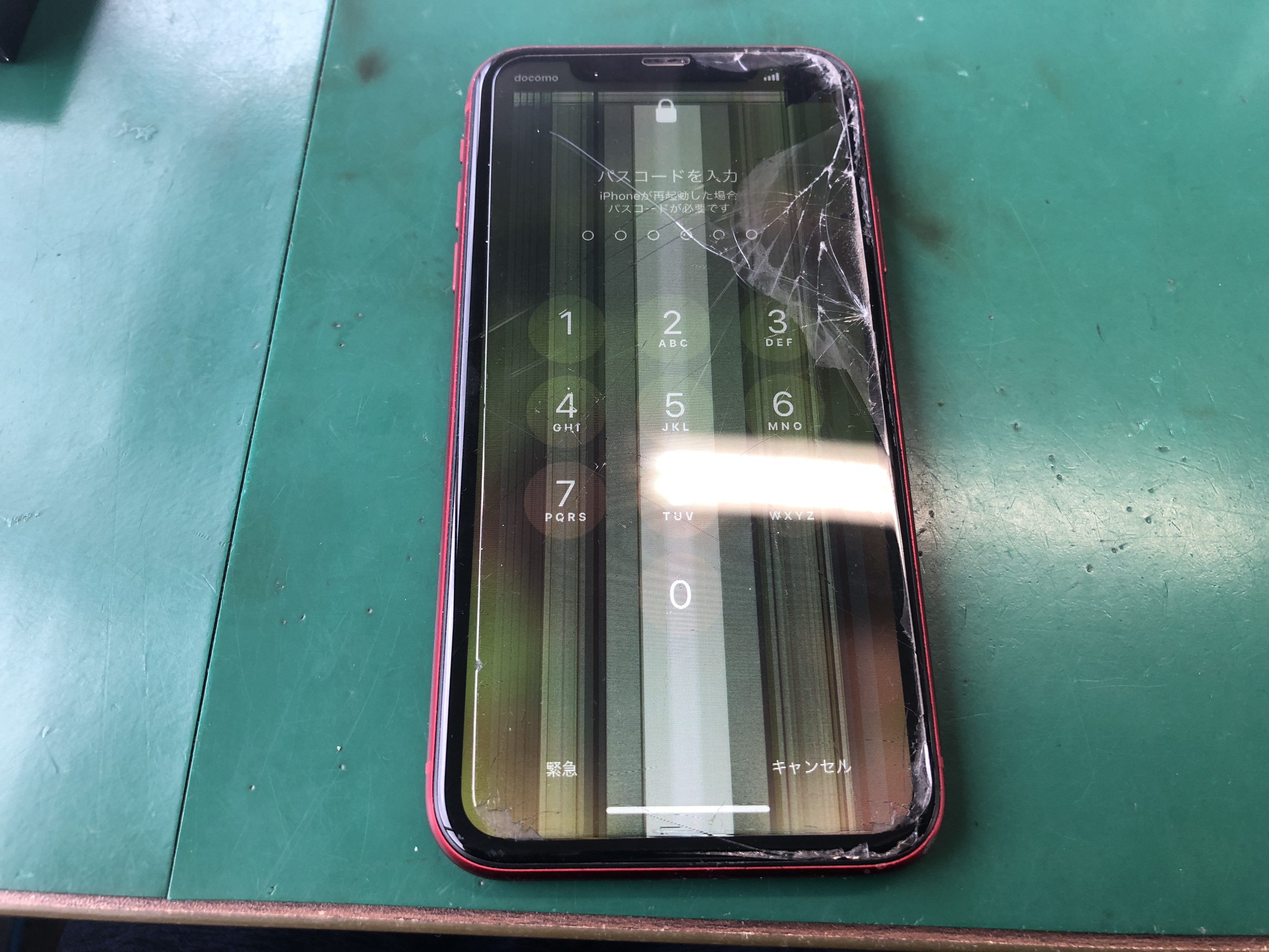 iPhone11の液晶漏れパネルの画面修理