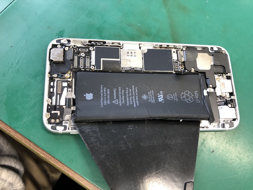 iPhone6の劣化したバッテリーを交換