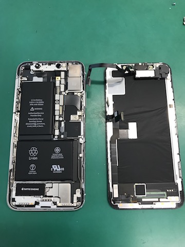 iPhoneXのガラス割れ、画面交換修理