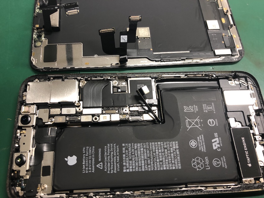 iPhoneXsの劣化したバッテリーを交換